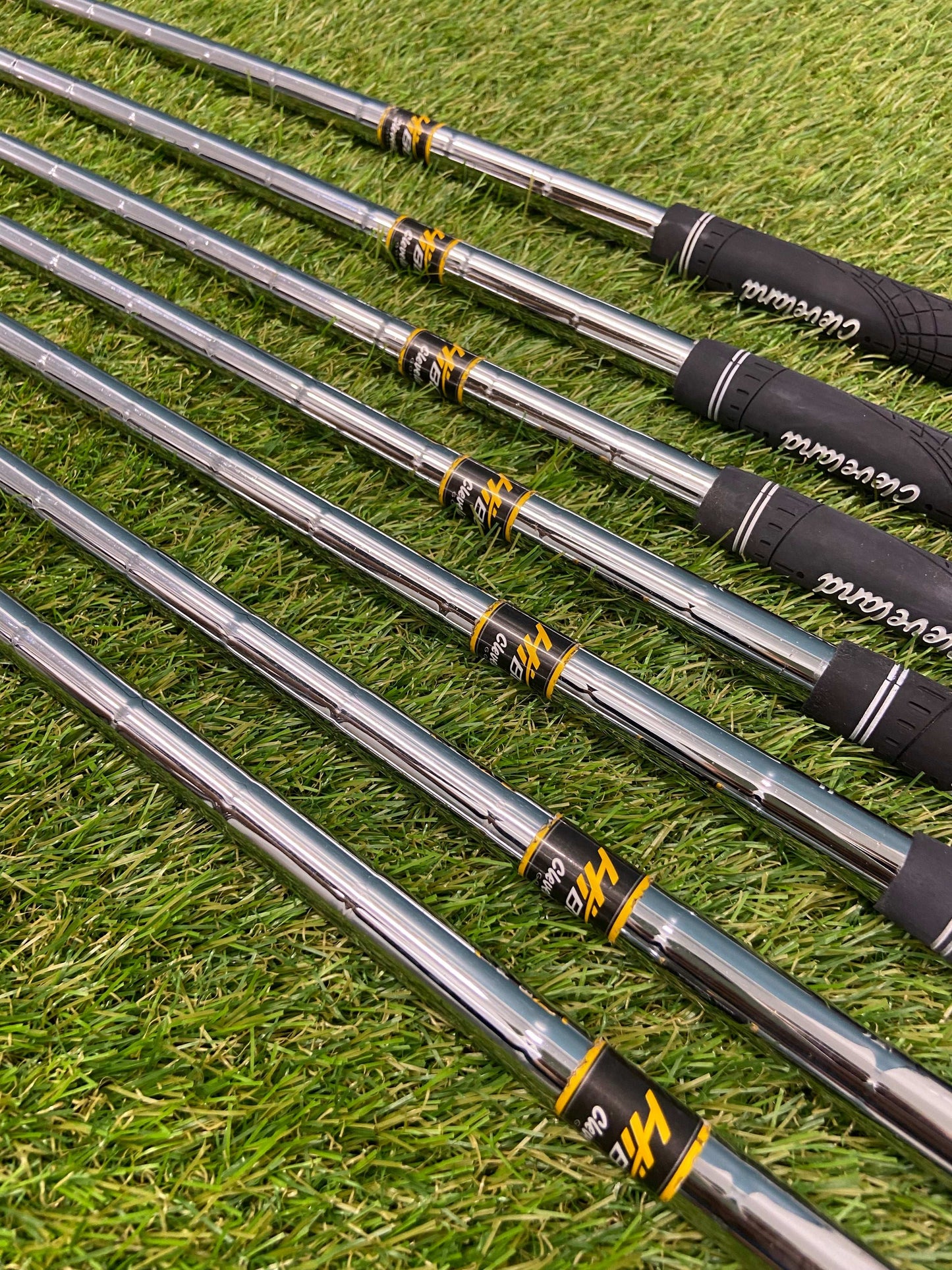 Cleveland HiBore XLi Iron Set 4i-PW