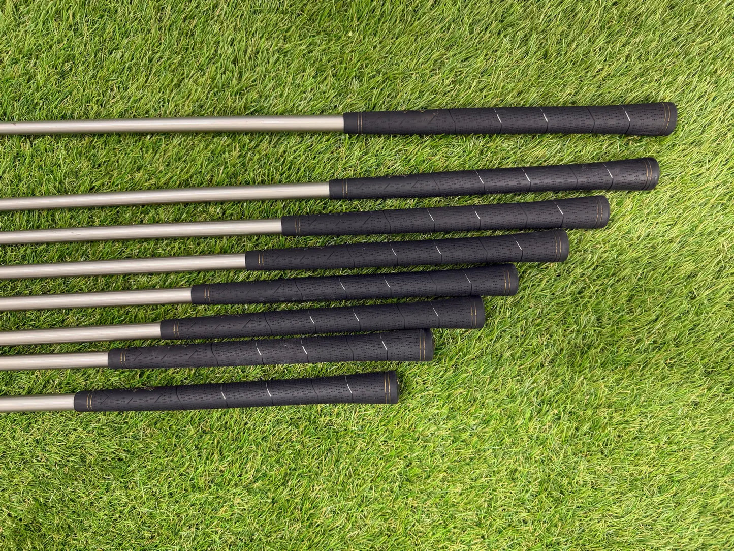 MacGregor DX Iron Set (4i-SW, Graphite, Regular Flex)